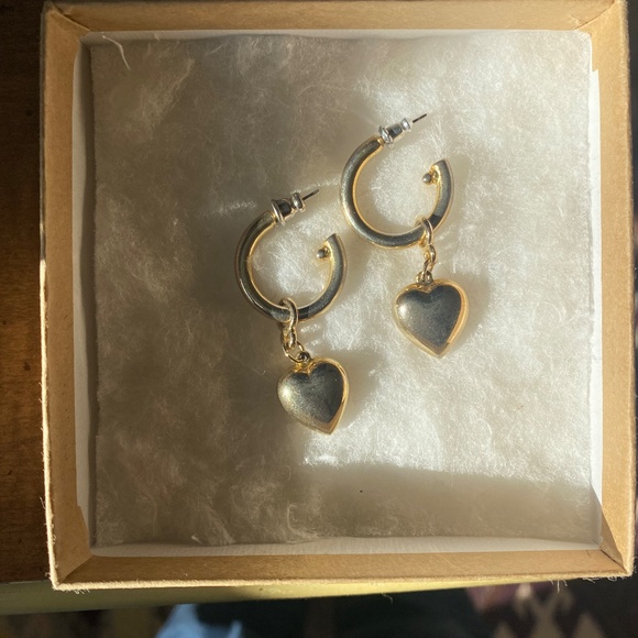 Cute Gold Heart Earrings - Picture 2 of 3